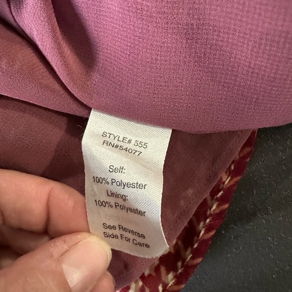 Like new Cabi #555 Houndstooth Pleated Cami
Top size small - Picture 7 of 7